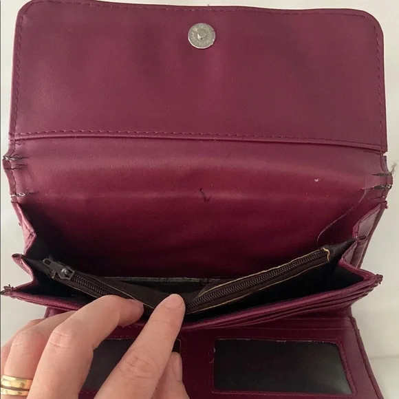 āSOLDāPrada Purple Saffiano Leather Bow Wallet ā Made in Paris, Gold Logo - Picture 9 of 9